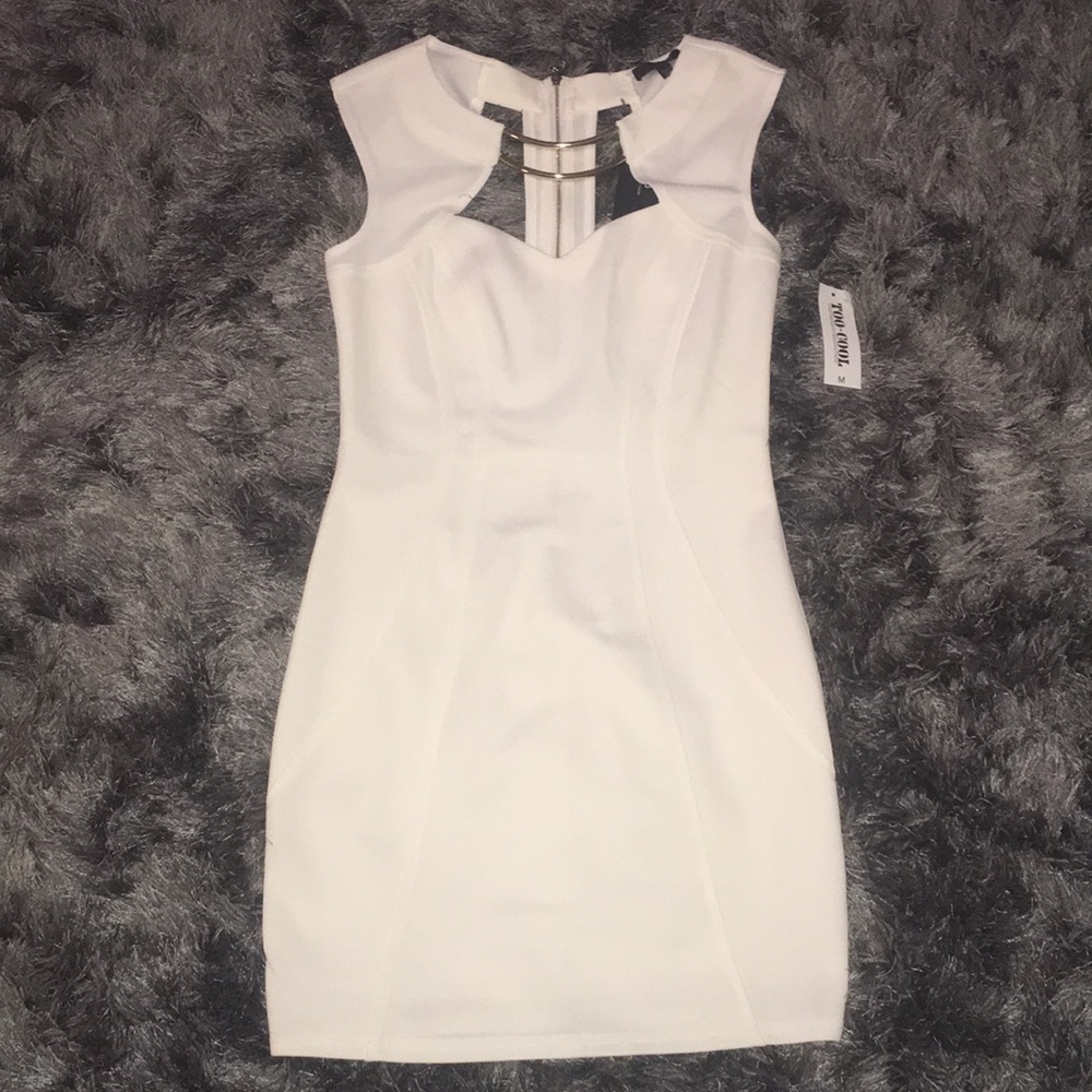 Fitted detailed white dress